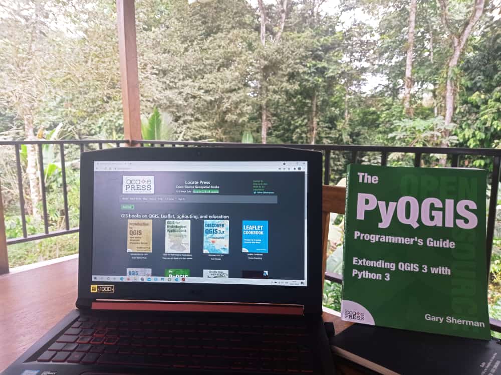 adrian_gis593's tweet image. En @locatepress tienen libros sobre #QGIS, #pgRouting, #leaflet  y más! #GISWeek 🖥️🌎📗