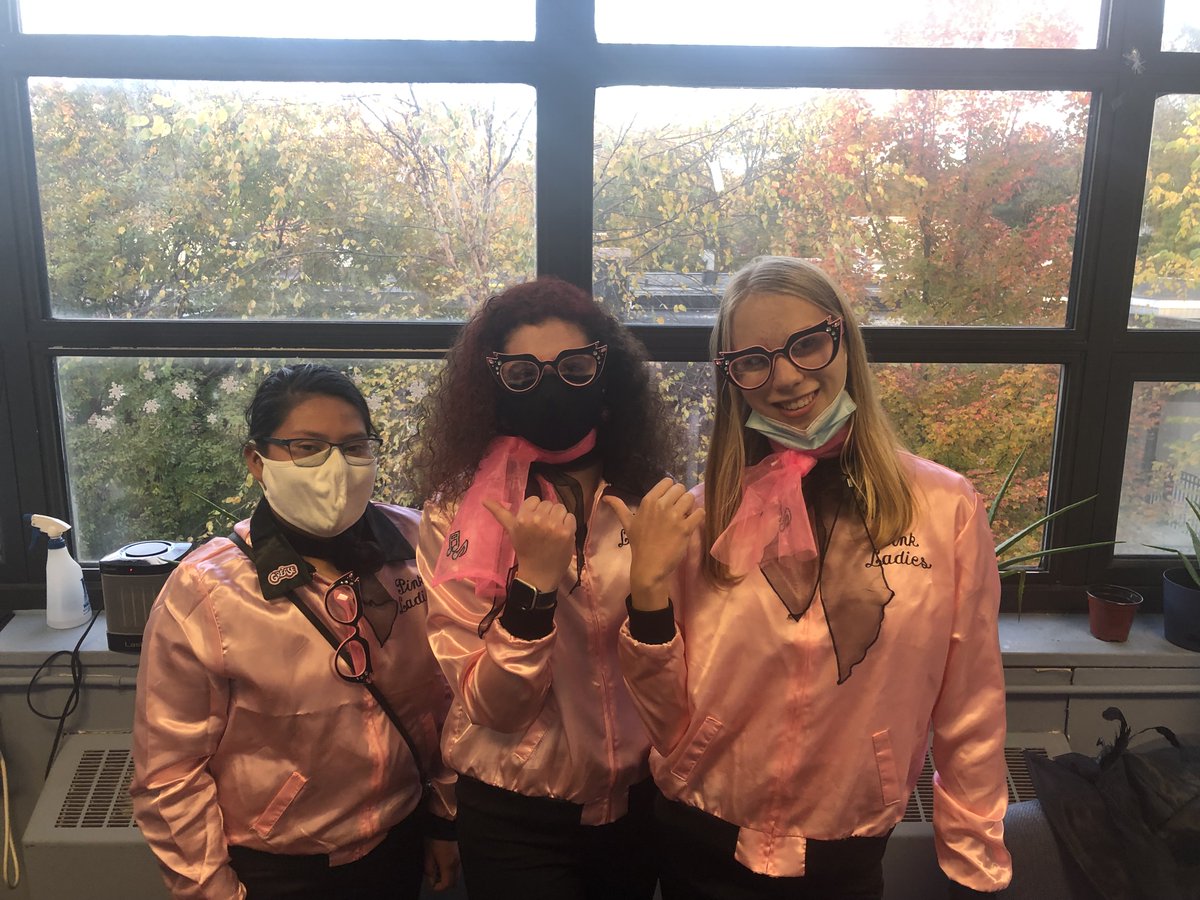 ProjectExcelHYB's tweet image. Youth Council’s “Pink Ladies” working hard on Project Excel’s Totem pole to mark their Covid-19 time capsule. #2021 #projectexcel #youthcouncil #culture #art
