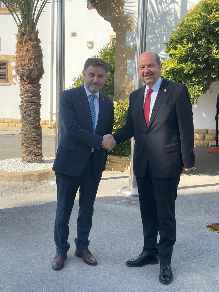 tarimkredi's tweet photo. #TarımKredi Genel Müdürü Dr. Fahrettin Poyraz, Kuzey Kıbrıs Türk Cumhuriyeti Cumhurbaşkanı Ersin Tatar'ı ziyaret ederek KKTC'nin kuruluşunun 38. yıl dönümünü tebrik etti. https://t.co/LS4wwvcwj1