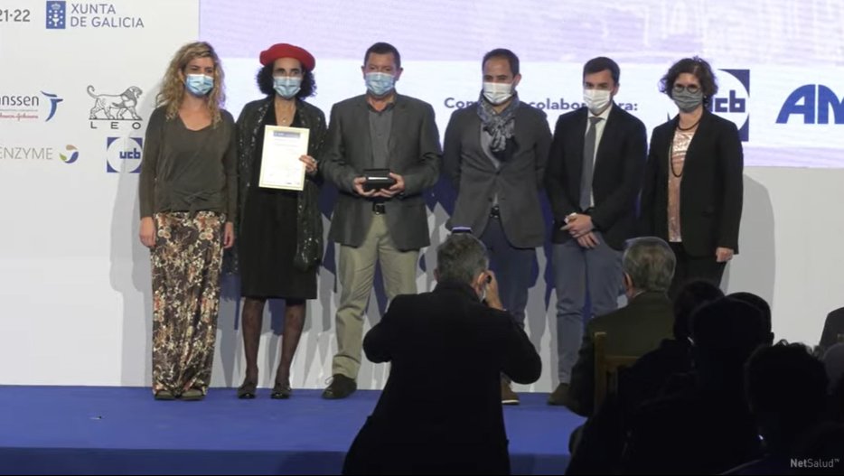 GacetaMedicaCom's tweet photo. 🏆PREMIO A LA MEJOR UNIDAD DE FRACTURA POR FRAGILIDAD ÓSEA

Y el ganador es...

@Hospitaligd

🔴 Sigue la gala en directo aquí

🔴https://t.co/wpaJyAXFGp

#PremiosBIC #PremiosBIC2021 https://t.co/UQB40tJQoU