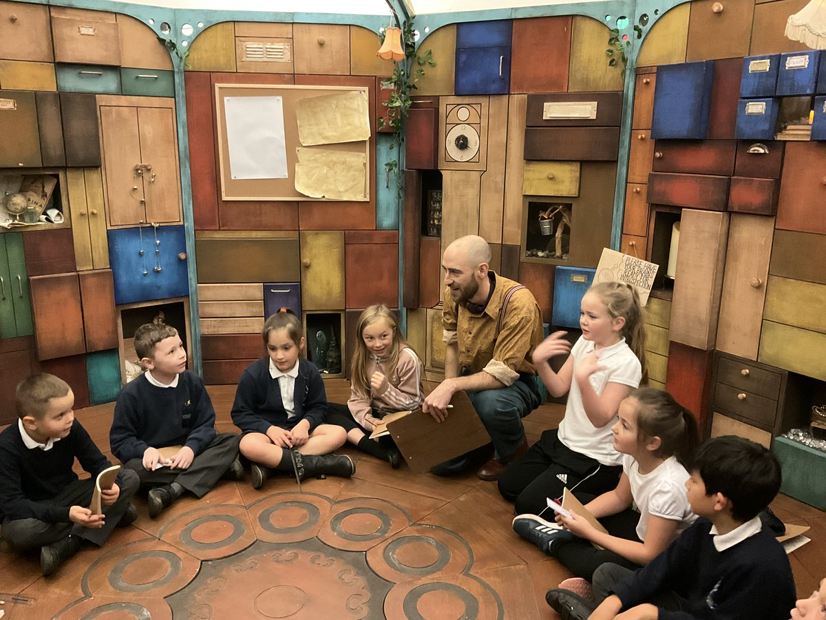 EdenthorpeHall's tweet photo. Kahlo class walked through the wardrobe today and entered 'The bridge between' We've had a fantastic day of immersive writing, drama and character creation! We can't wait for our @GrimmAndCo trip tomorrow! #ImmersiveWriting #weareastrea #grimmandco https://t.co/7fNGSMpGWV