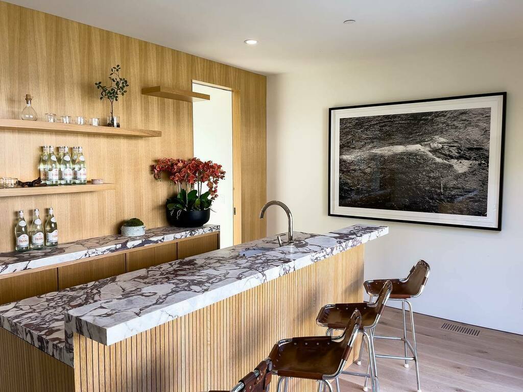 bradchristopher's tweet image. Modernized 1920’s Villa in the Bird Streets with stunning city views, 5 beds and 6.5 bath built by the Novogratz Design Team.⁣

Get in touch! Call, email, or DM me!⁣
⁣
☎️ (323) 829-5720⁣
bc@bradchristopher.com⁣⁣

#birdstreets #laarchitecture #designerhome #hollywoodhil…