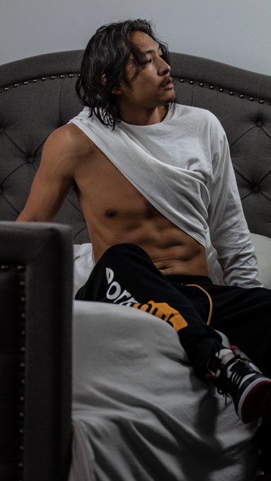 Just casually hanging out at home, trying to figure out how these &ldquo;shirt&rdquo; things are supposed to work<a href="/tag/blondeshavemorefun"class="tags"><span>#blondeshavemorefun</span></a><a href="/tag/largebreasts"class="tags"><span>#largebreasts</span></a><a href="/tag/amwf"class="tags"><span>#amwf</span></a><a href="/tag/christiestevens"class="tags"><span>#christiestevens</span></a>