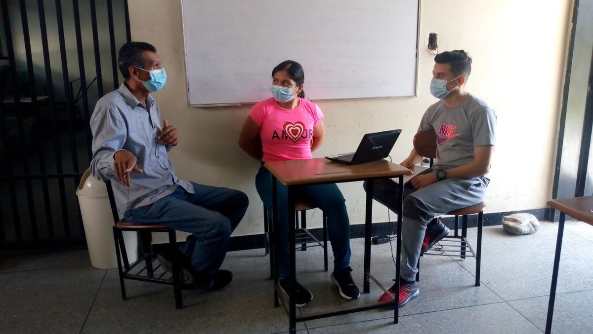 uptlara's tweet photo. #Enterate Estudiantes del #PNFD Trayecto I Sección DE1101 asistieron a las asesorías presenciales de las UC: Desarrollo Psicomotor del Ser Humano y Proyecto I, con los docentes Dagnalis Meléndez y Yohenny Falcón.
#UptaebActiva
@michellyvivas @guerrillando https://t.co/EjFcQzQRBD