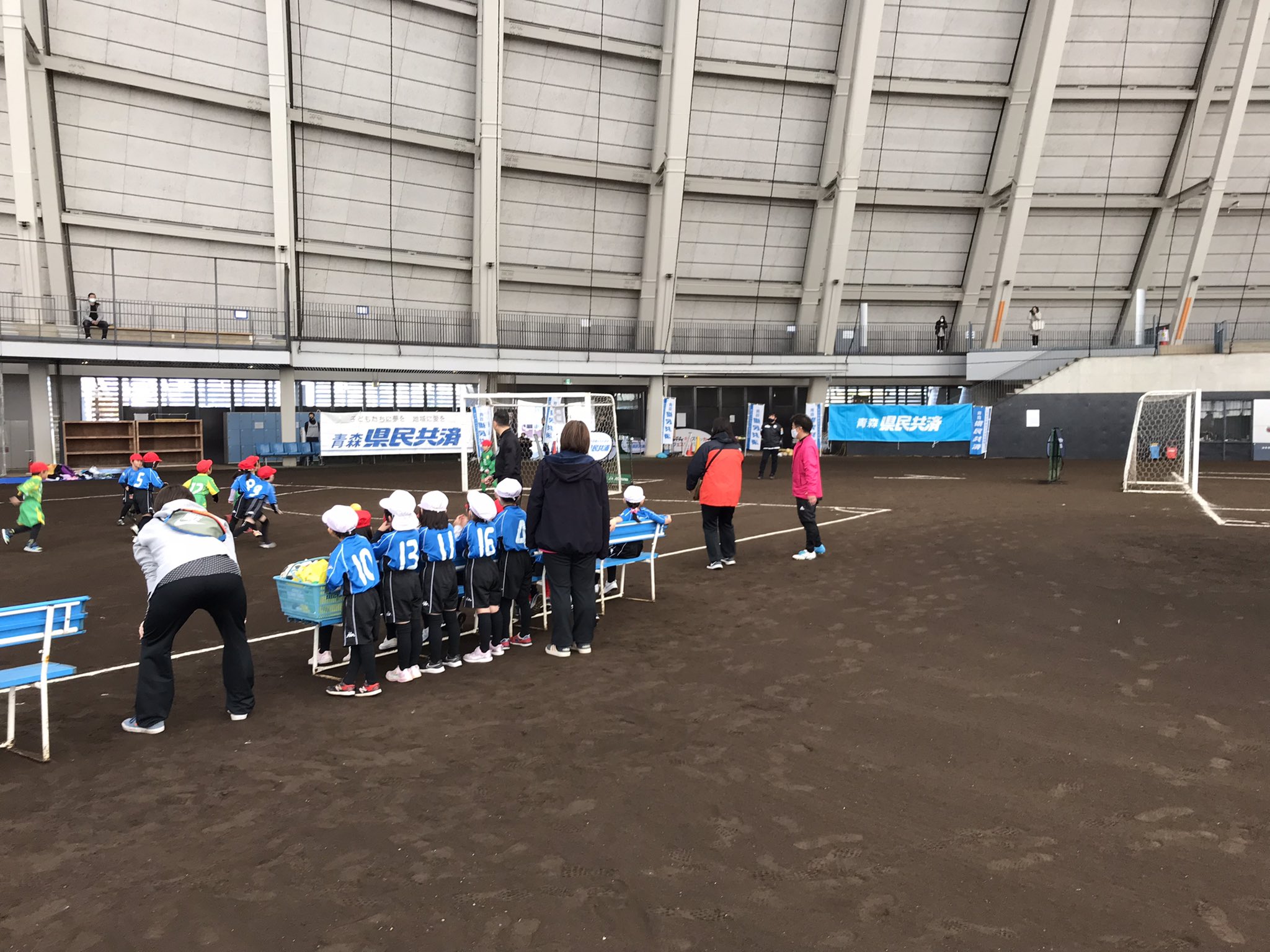 一社 青森県サッカー協会 キッズ委員会 Jfaキッズ U 6 サッカーフェスティバル21あおもり In つがる克雪ドーム 本日は つがる克雪ドーム 五所川原市 にて 開催しております 新型コロナウイルス感染症対策として 2部制で開催しております