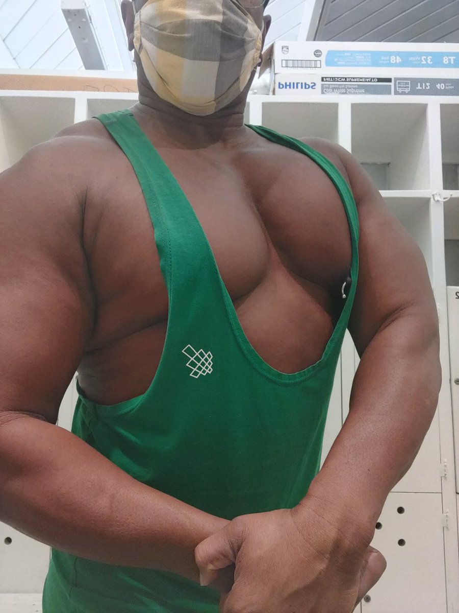 Barrymarion5's tweet photo. Chest day was so much from.
#pecs #chest #masterbodybuilder https://t.co/O0woPHbPHj
