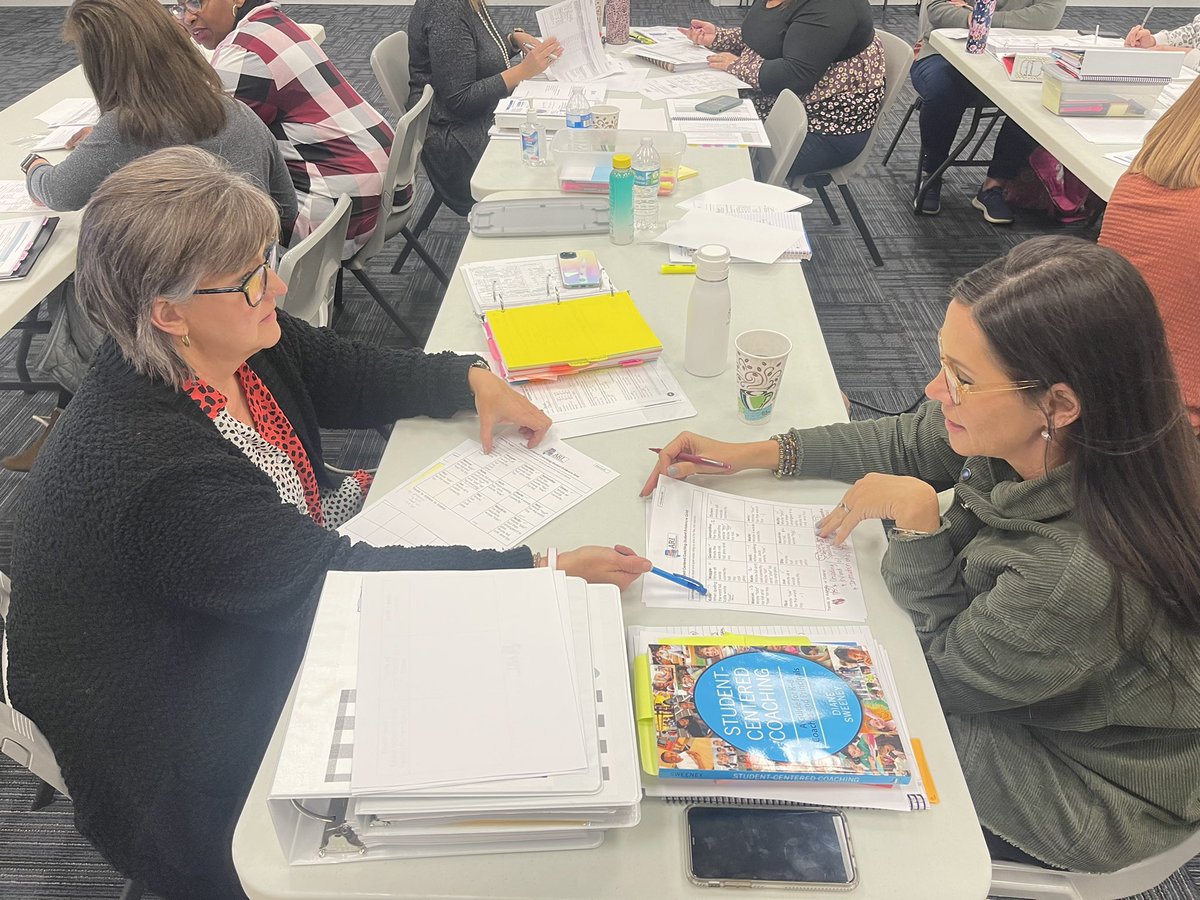 KristiL1979's tweet photo. Coaching Community provided an opportunity for these LRS to practice sorting student work, using effective communication skills, and developing goals and learning targets based on data. Awesome work, Region 11! @ATammiesullivan @Alabama_Reading @SweeneyDiane https://t.co/km8iBWCw5i