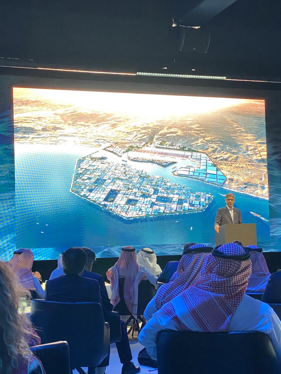 flf1113's tweet photo. النهضة الاقتصادية سوف تعود على المملكة بالنفع بشكل مباشر وغير مباشر كحل للبطالة مما تتيح فرص وظيفية لابناء وبنات هذا البلد بالاضافة الى منافع اخرى.. شكرا سيدي ولي العهد🤍
#اوكساجون https://t.co/nO6TAuQtNa