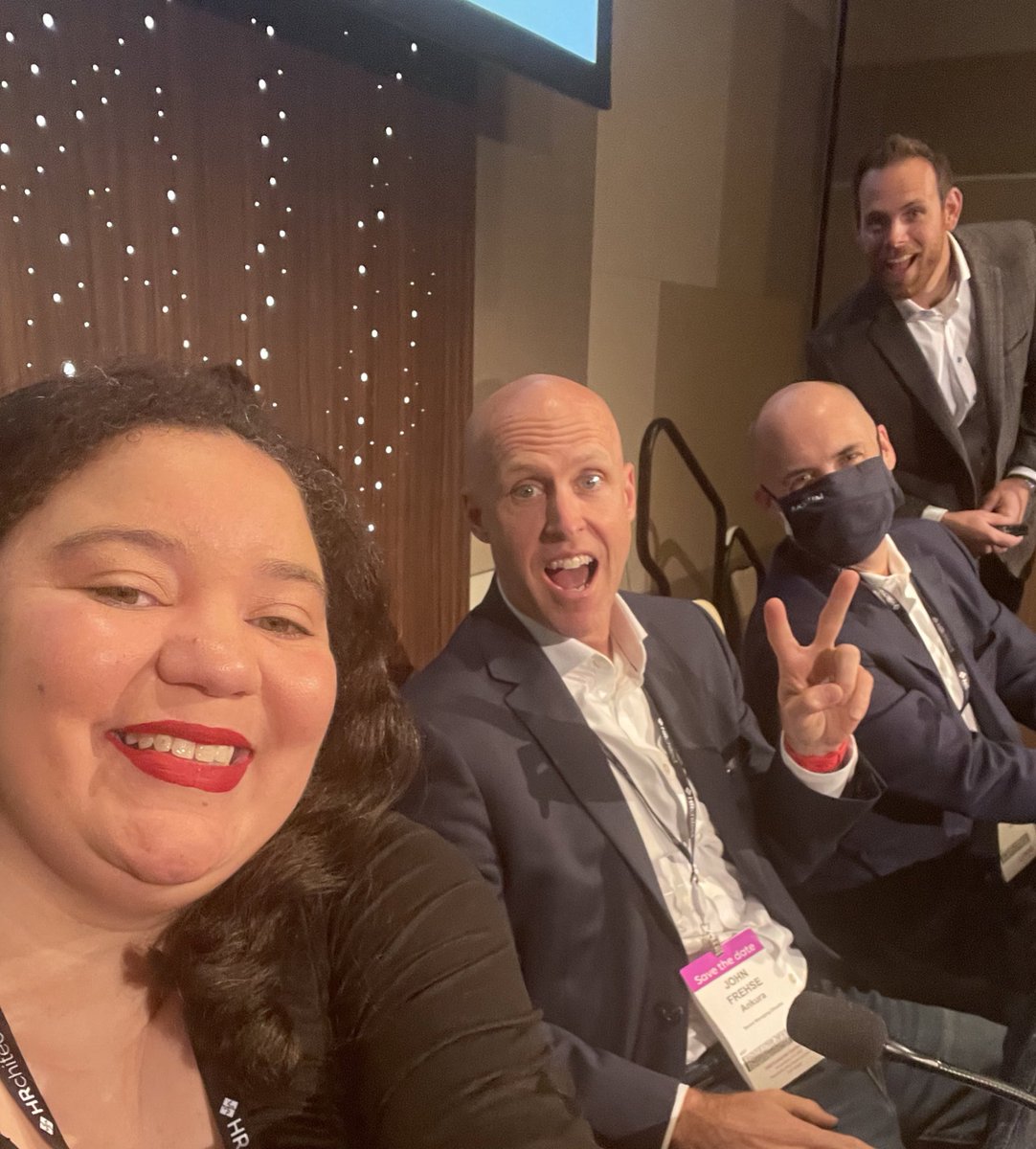 SarahMorgan, LightlyMelanated-ExcessivelyBlack tweet media