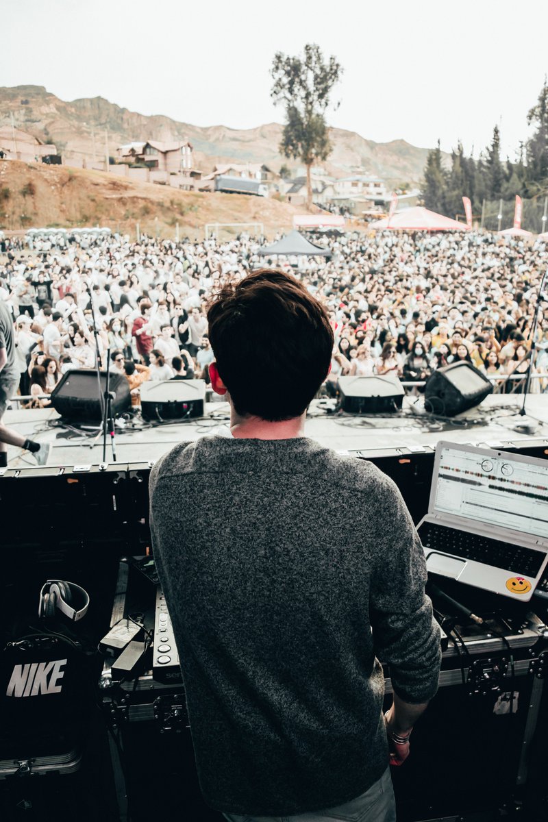 bitasmusic's tweet photo. Where the magic starts ☄️ Nos vemos pronto!
📸: @RonaldCasaca 
#COLORSFEST https://t.co/IxgsZCtXR0