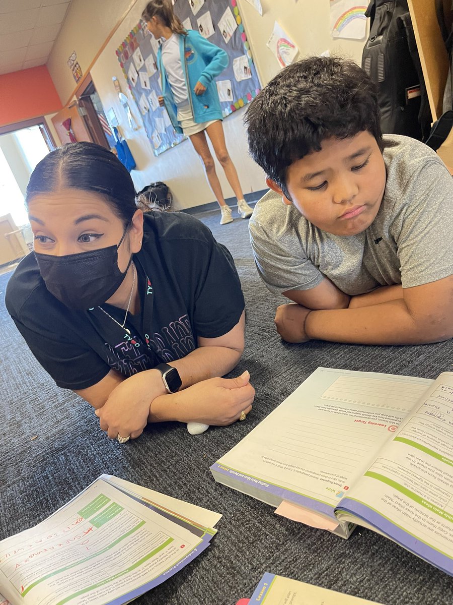 AntuSenor's tweet photo. I held reading small groups in the hallway, and this amazing teacher jumped right in and joined us! She overheard our science discussion and had to share. How did I get so lucky to be on her team?! Love you, @txAGGIEteacher! 💙💛 📖 #5thGradeStrong @Cambridge_AH @AHISD https://t.co/qG3kM9mV3S