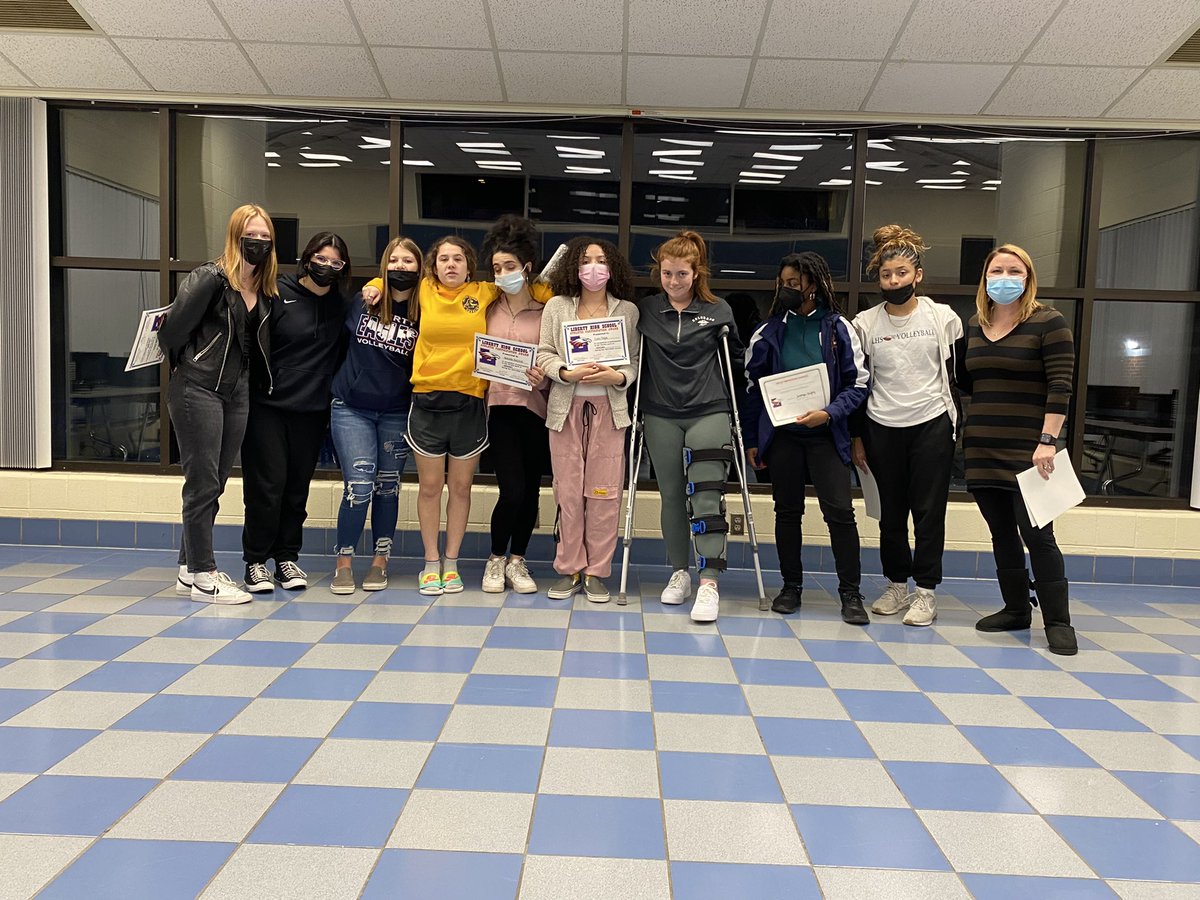 LHSVolleyball4's tweet photo. Great Evening to end our season! We miss all who couldn’t make it and we’re so happy to spend the night with those who could! https://t.co/9hr9zNE9HJ