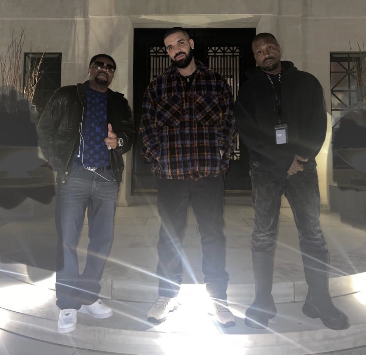 theyeezymafia's tweet photo. Beef squashed 🕊 https://t.co/D53v8iI3Bn