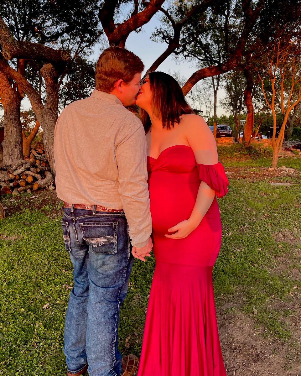 Hix53's tweet photo. Twitter needed to see my baby mama looking absolutely 🔥 😍 https://t.co/CvXtHRTGSE