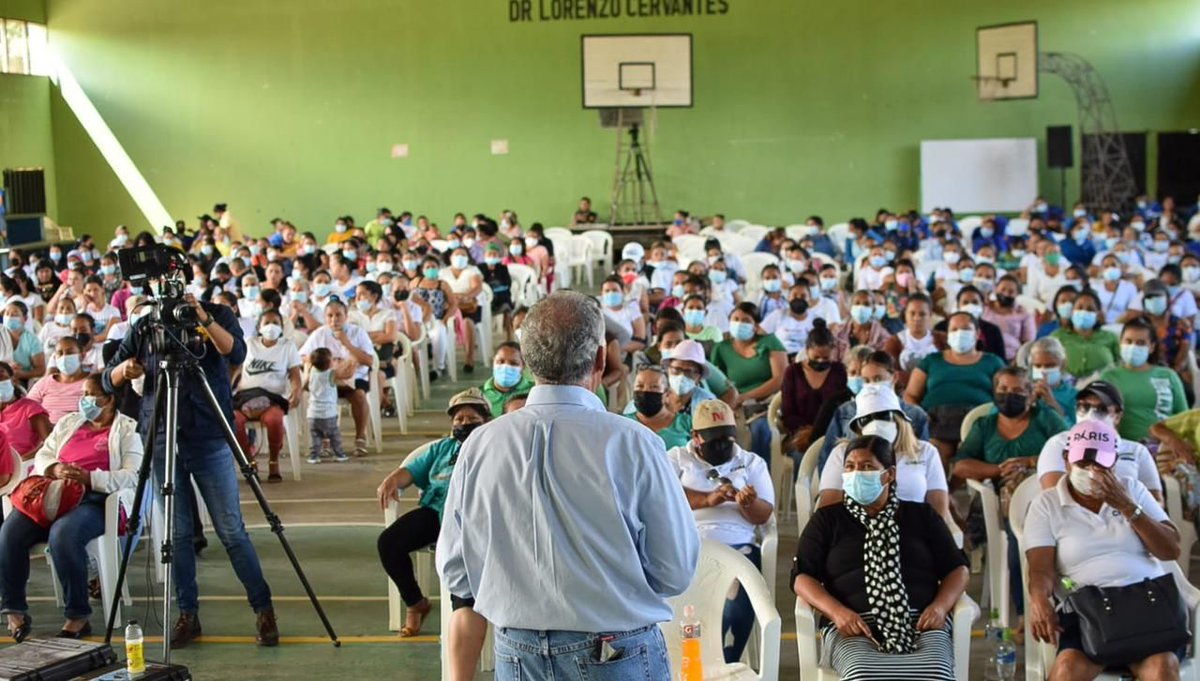 #PapiPresidente firma gran pacto con las mujeres campesinas de Honduras. 

#PapiEsDiferente y esta interesado en hacer gobierno con todos los sectores del país. 

#ElParaisoConPapi