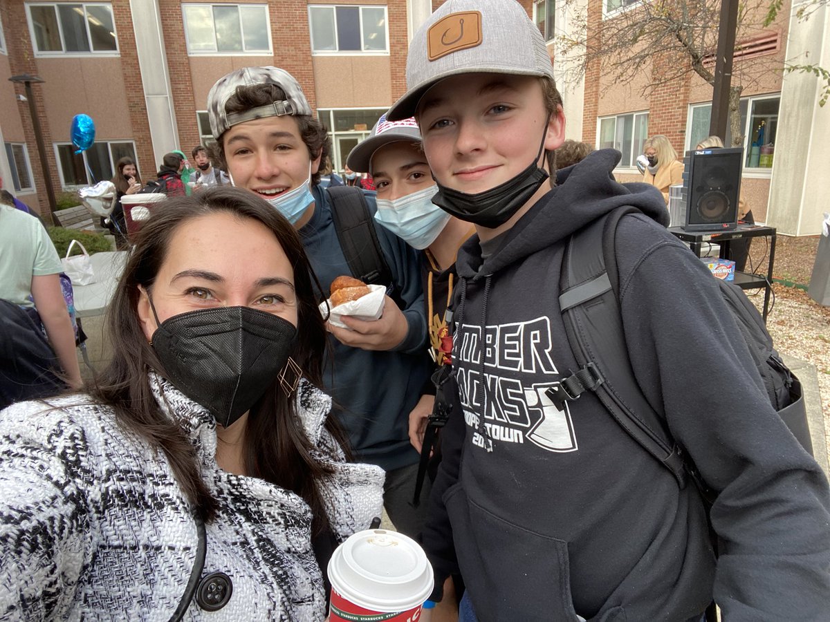 AHSHouseof2025's tweet photo. Freshman fall social was a blast! Great to see everyone together! Thank you Small Schools Committee! https://t.co/ozxUNyL5Vv