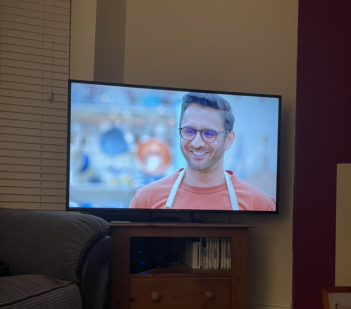 ChescaSimmons's tweet photo. I don’t think I’ve ever been so invested in a bake off contestant #GBBO https://t.co/7xwTyjNxur