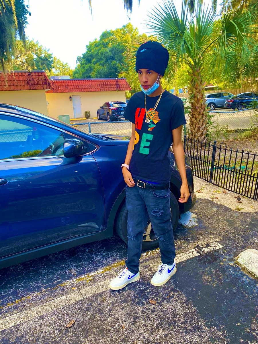dbtrey_'s tweet photo. Focused on myself and elevate 🪜💰 https://t.co/D8aGKkGR4G