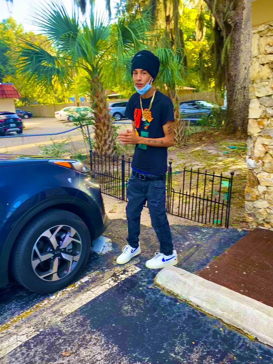 dbtrey_'s tweet photo. Focused on myself and elevate 🪜💰 https://t.co/D8aGKkGR4G
