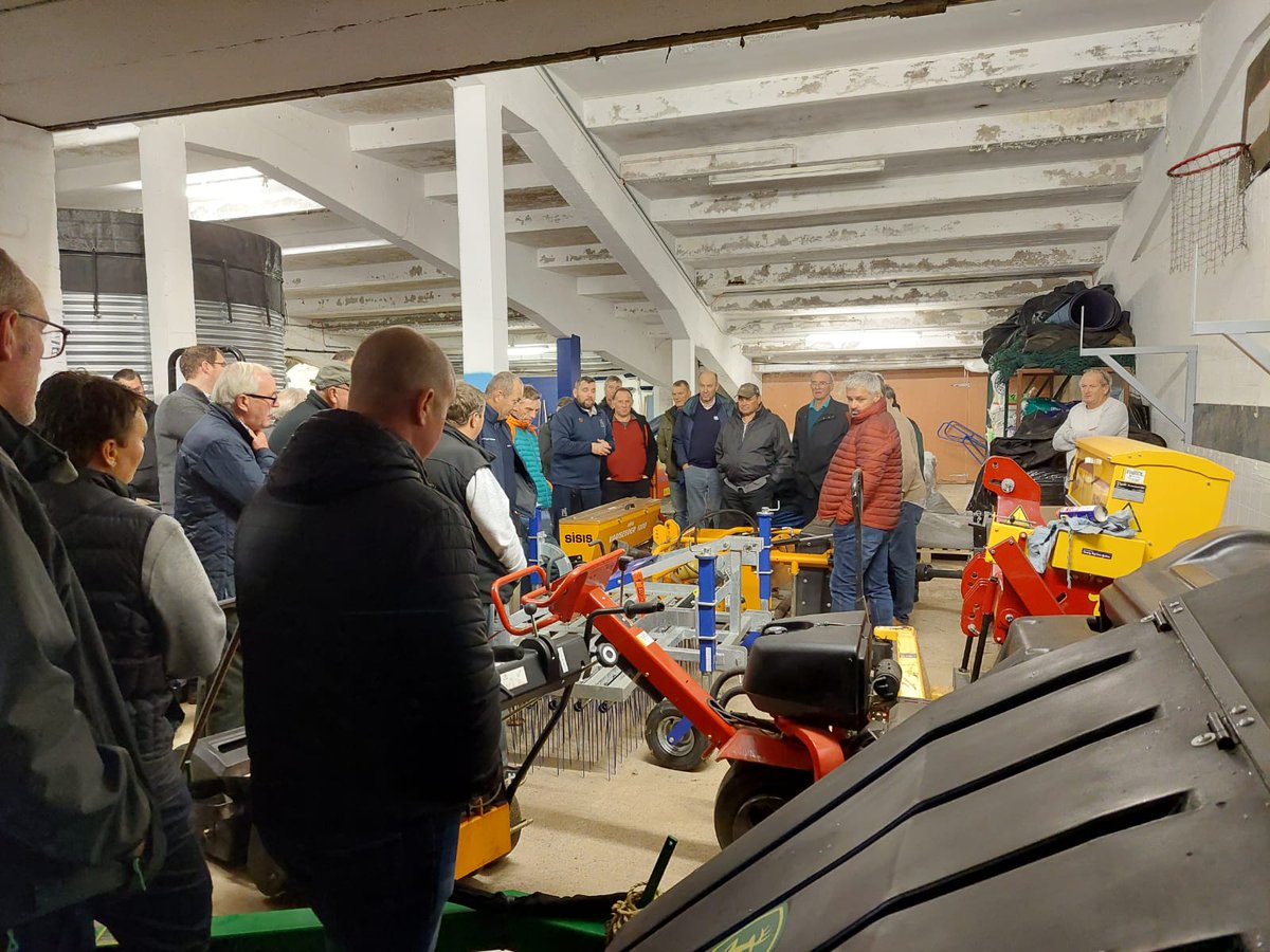 WelsbyAJ's tweet photo. First experience of a County Pitch Advisors meeting today! It was great to meet everyone, hear their thoughts and experiences and talk about how we can better support them and recreational grounds managers and volunteers going forward. Super tour of Edgbaston too! https://t.co/z0xONqwYMp