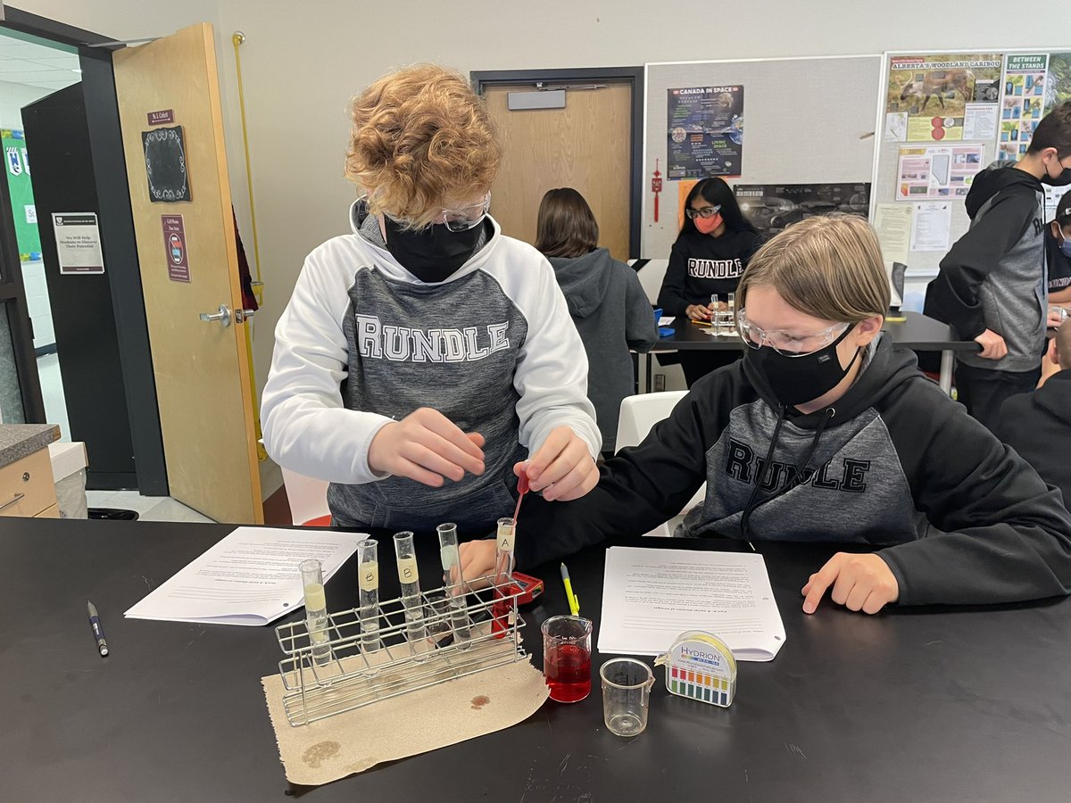 mslisacorbett's tweet photo. Learning how to neutralize water with serial dilutions #adventuresinstem #disastercity @RundleJrHigh #becurious @Ms_Millette https://t.co/uIxLOvntFU