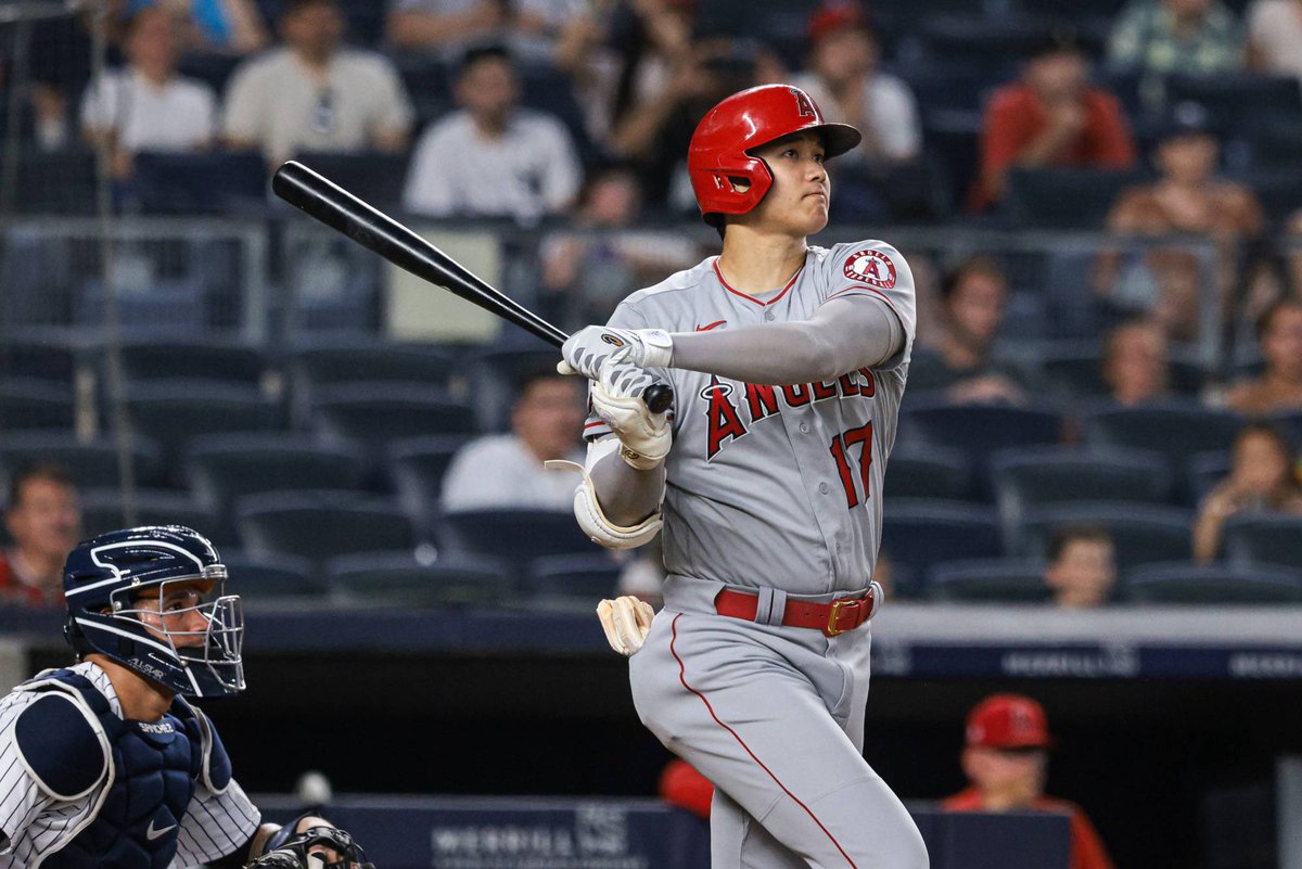 boardroom's tweet photo. Shohei Ohtani has signed an endorsement deal with crypto exchange @FTX_Official.

His portfolio of deals include:

▪️@HUGOBOSS 
▪️@Fanatics 
▪️@oakley 
▪️@Topps 
▪️@ASICSamerica 
▪️@JALairlines 
▪️@seikowatches 
▪️@NewEraCap https://t.co/kXcUABvAkz