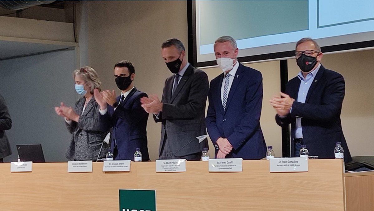 esquerra_Salt's tweet photo. El nostre regidor @mincunill ha assistit aquesta tarda a l'acte d'inauguració del curs 2021-2022 de la @UNEDGirona 🎓 celebrat a l'Auditori de la #ComaCros de #Salt 👇 https://t.co/7Qy6jndsch