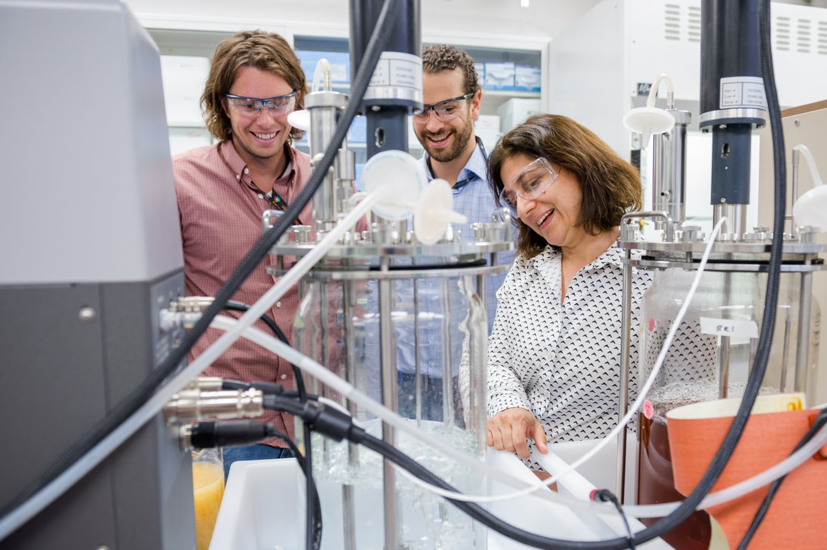 DOECMEI's tweet photo. We’re celebrating #NationalEntrepreneursDay by connecting innovators w/ national lab resources to move their clean energy ideas from lab➡️marketplace. Discover how we’re #BuildingACleanFuture through @ENERGY’s Lab-Embedded Entrepreneurship Program! 🧵⬇️ https://t.co/6lTqPczHk6
