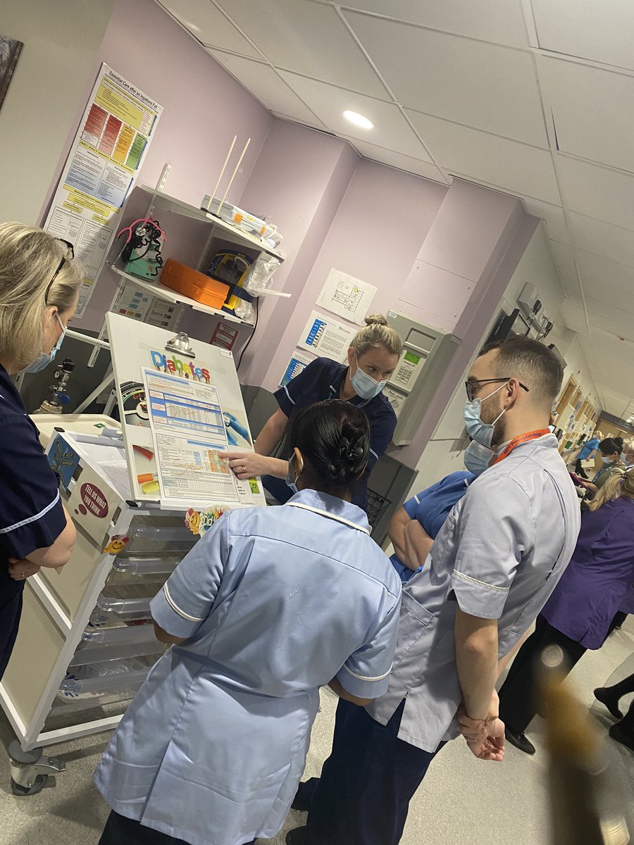 AMU_SDEC's tweet image. Thank you to the Diabetes Specialist Team for providing the Nursing &amp;amp; Medical Team with some on the spot training ready for the launch of the new Sliding Scale Pathways 💉💫

@Caroline0511 @mrs_flatley @mftMedicineWTWA @WTWAeducation