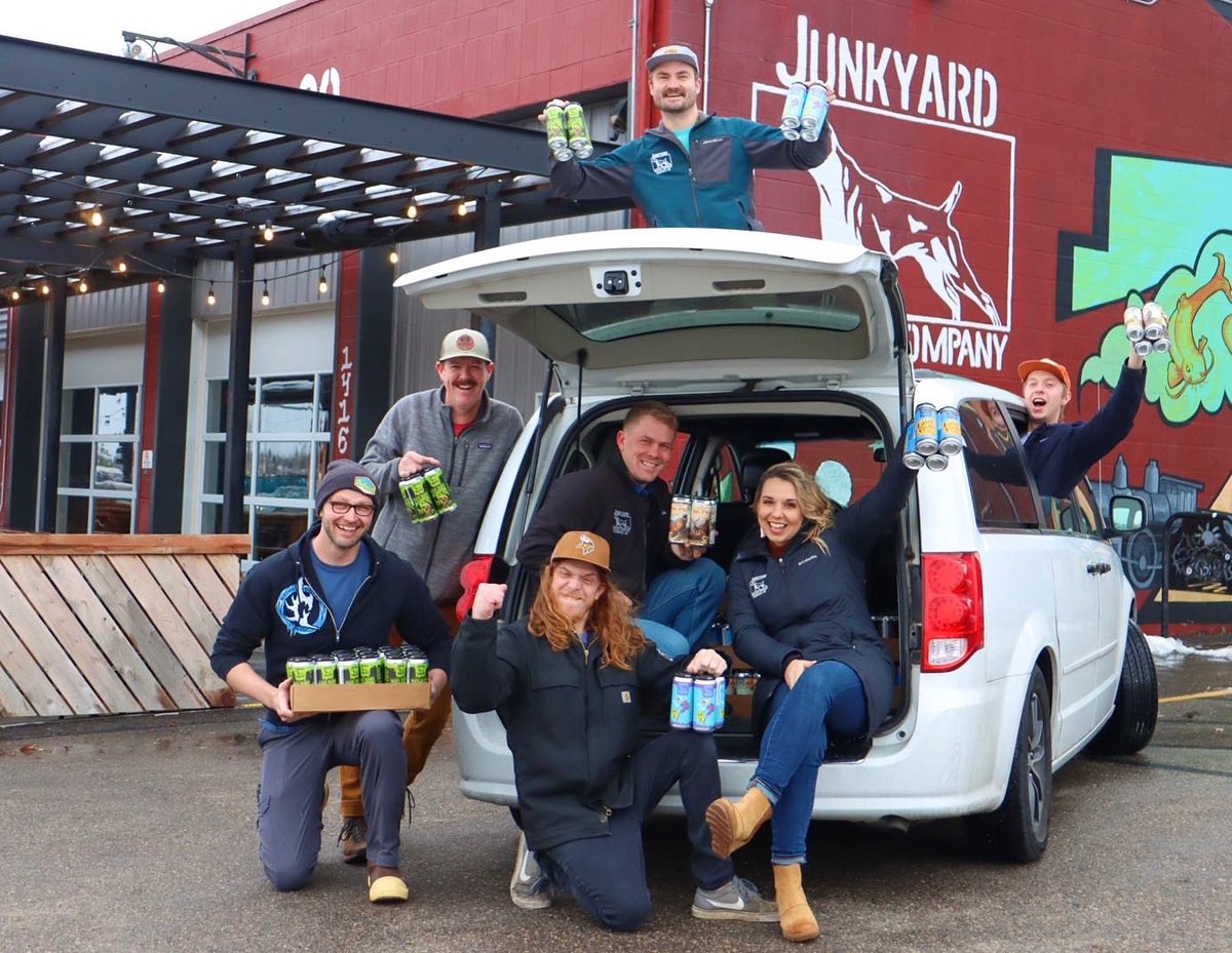 JunkyardBrewing's tweet photo. WHO’S READY FOR POUNDERS? 
Make room in that fridge, because we’re kicking off our FIRST 16 oz. can distribution with a bang! Starting tomorrow, these four beers will be available in 4-packs at liquor stores across the Twin Cities. 

Follow us here as Tim posts live updates! https://t.co/01Qb134Ecq
