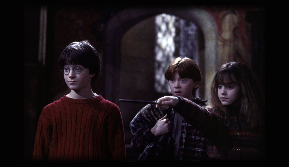 DiscussingFilm's tweet photo. 20 years ago today, ‘HARRY POTTER AND THE SORCERER’S STONE’ released in theaters. https://t.co/yPYj3gaHXC