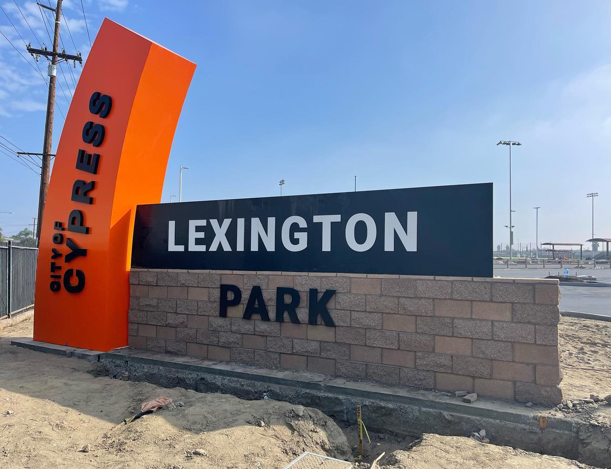 City_of_Cypress's tweet photo. Lexington Park has made a lot of progress this week! The park sign went up, the asphalt has been laid, and the rubber for the playground has been brought in. We are really looking forward to the grand opening of this public park next year! #CypressUpdates https://t.co/jq8Zl2YKkf
