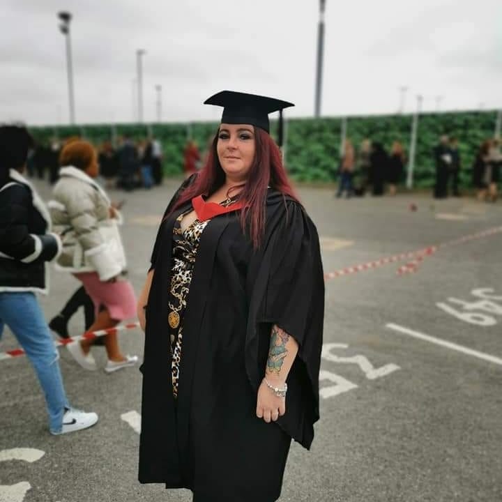 nutty_nat0690's tweet photo. So today I did a thing and graduated 🎓 in adult nursing with a 1st class honours 🎖 nailed it 🥰 Thankyou to all who supported me #derbygrad #derbyuni #proud #memories #derbygraduate #nurse #newly_qualified #thisgirlcan https://t.co/9TbsMVbE7w