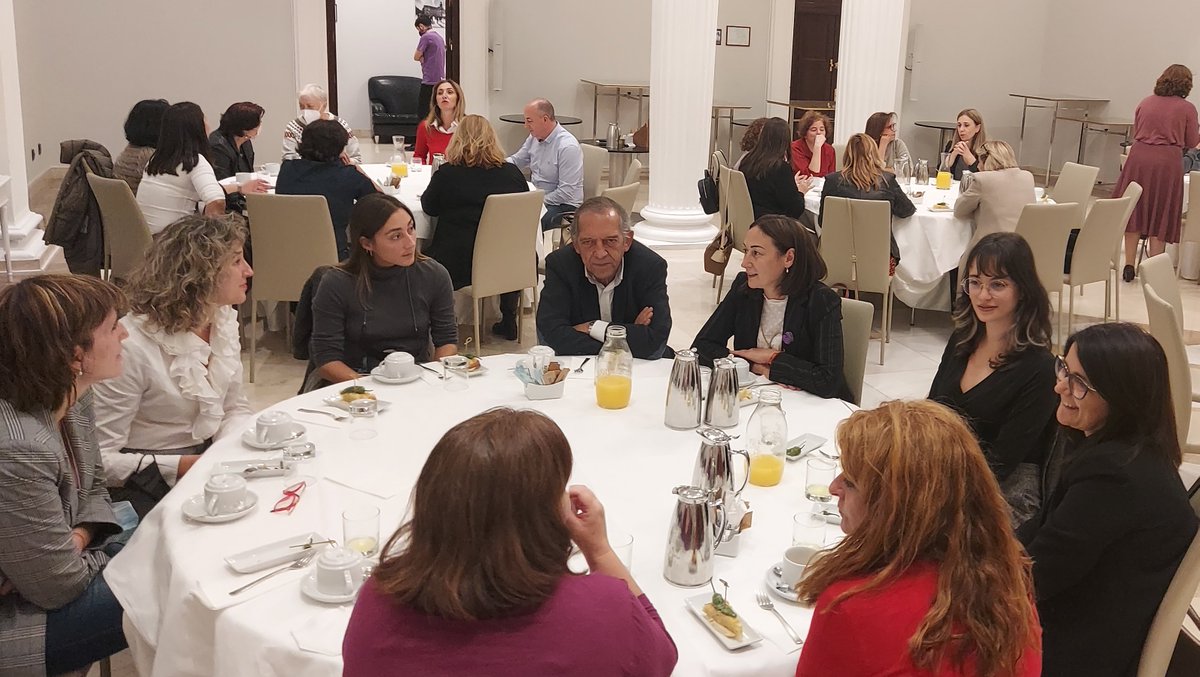 Comparto algunas imágenes del #2CongresoFepaio de la semana pasada #IgualdadProfesional <a href="/Fepaio_/">Fepaio</a>