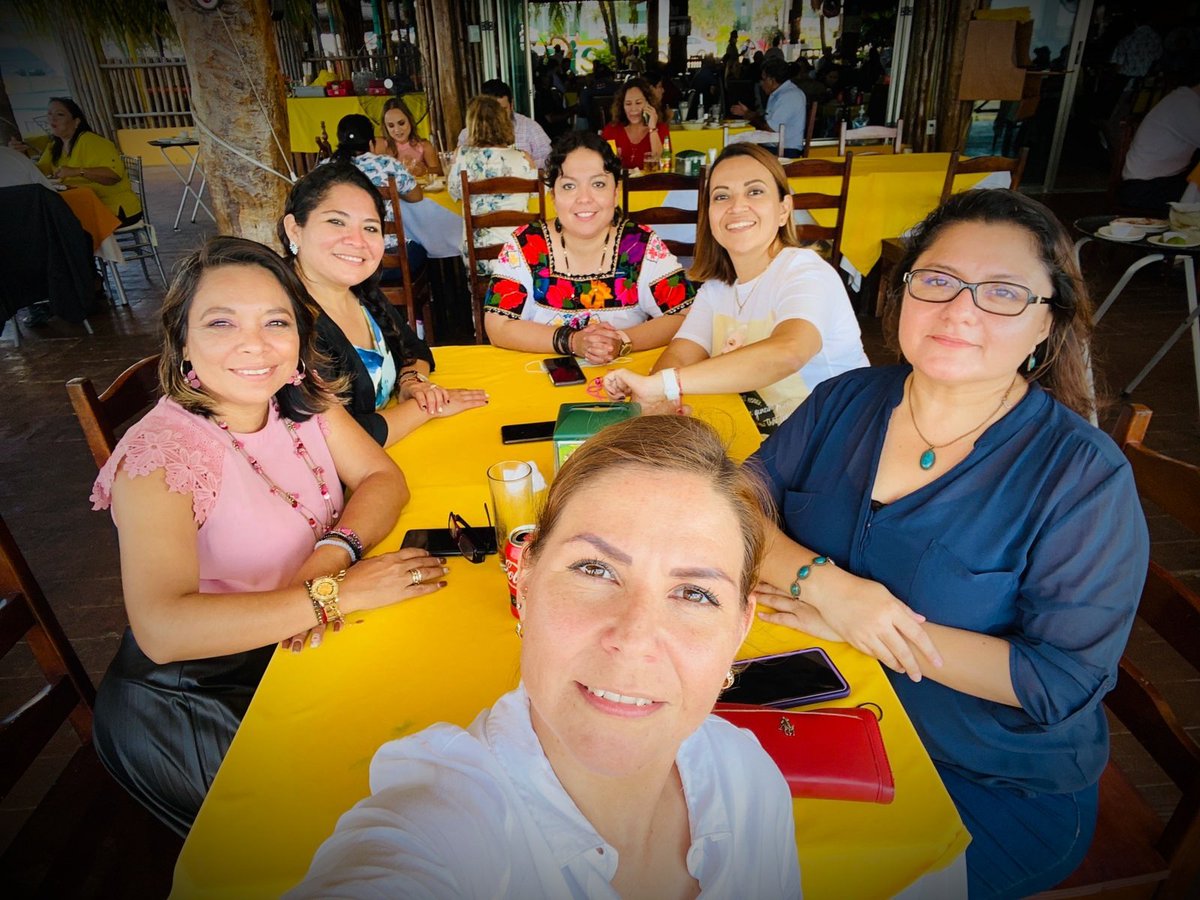 Karina Graña tweet media