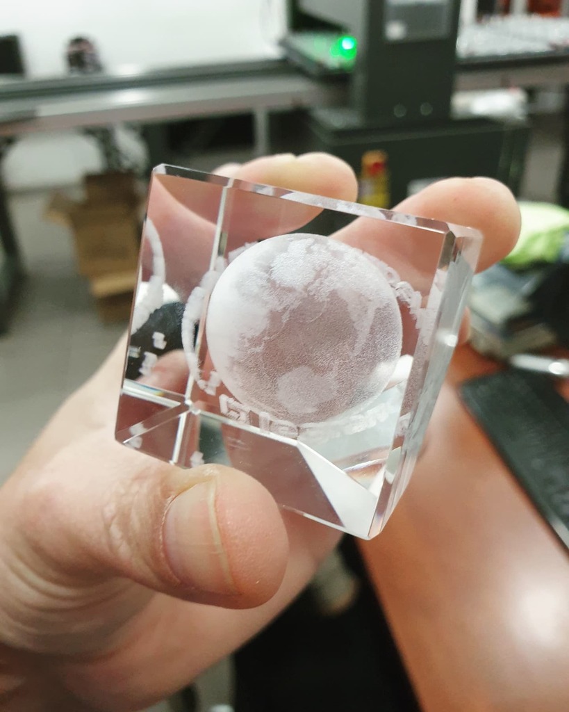 My new job... Looks so cool, we are "printing" these 3D objects and photos into big chunks of glass. I'm planning to make my logo into a bigger one too 🙂 Will upload a video too soon, of course with a track I'm working on with it 😀
.
.
.
.
.
.
.
.
.
#newjob #laser #glass #la…