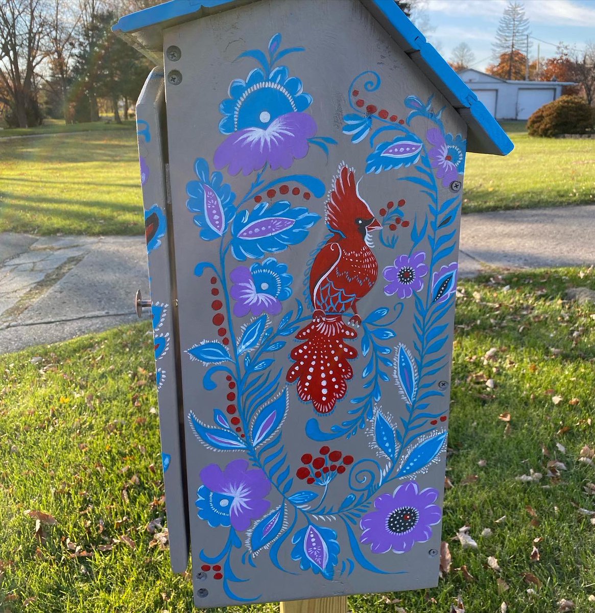 CryptoNature's tweet photo. Finally got our “little free library” up in front of our home. Thanks to my mother in law for her wonderful painting work. https://t.co/yf2cC5jMaP