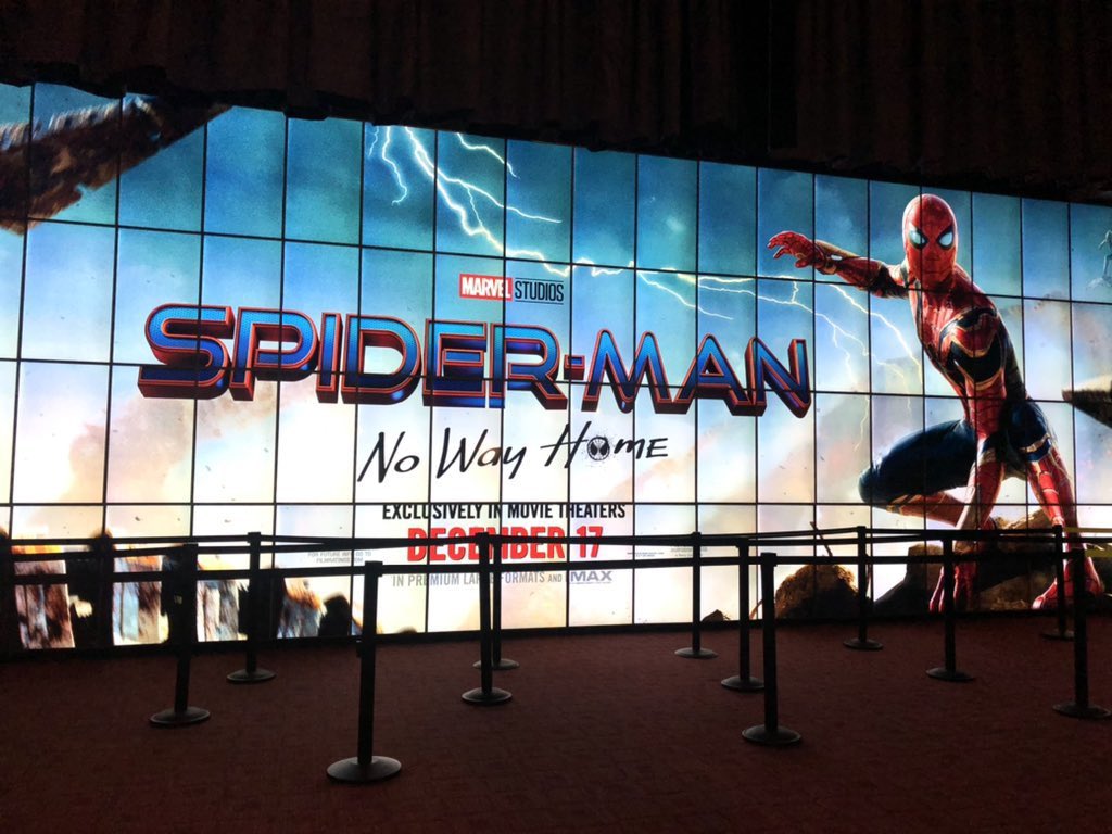 dailyspideyBND's tweet photo. 4 hours until the new #SpiderManNoWayHome trailer! Here's a look inside today's fan event

(via @strawberritom) https://t.co/1sXJshACcJ