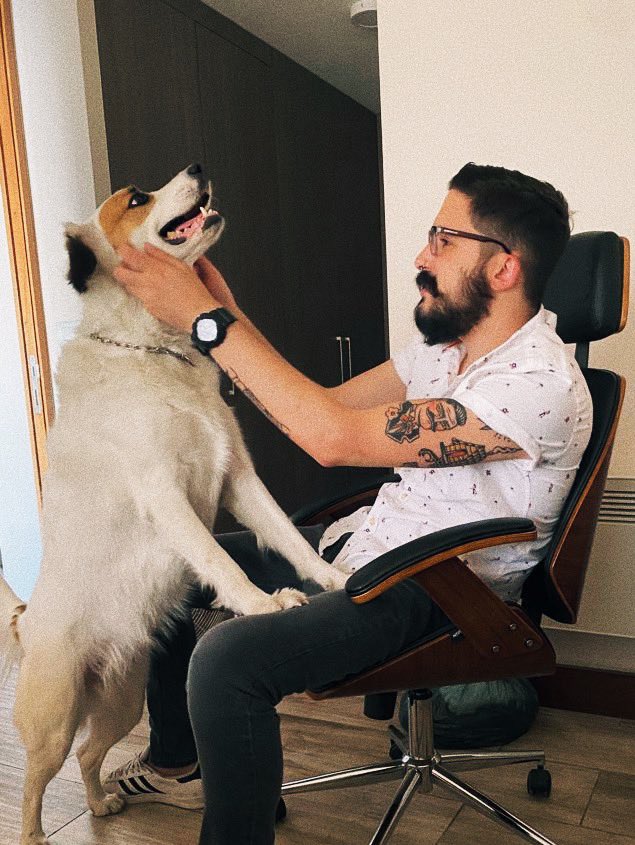 DavidJurin's tweet photo. Jugar con ella en los breaks de trabajo ❤️ https://t.co/gf93AnOFxu