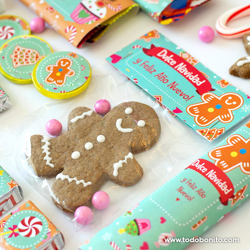 todobonito's tweet photo. Nuestro #kitimprimible modelo "Dulce Navidad" es ideal para que decores y regales en estas fiestas. 🥰🎄✨
Con hermosos dibujos de #GalletasdeJengibre, #caramelos y #dulces navideños 😋
¡Juntas podemos crear la #Navidad más bonita!
👇👇👇
https://t.co/PVAjCJ46hR https://t.co/lmN3Azcqf4