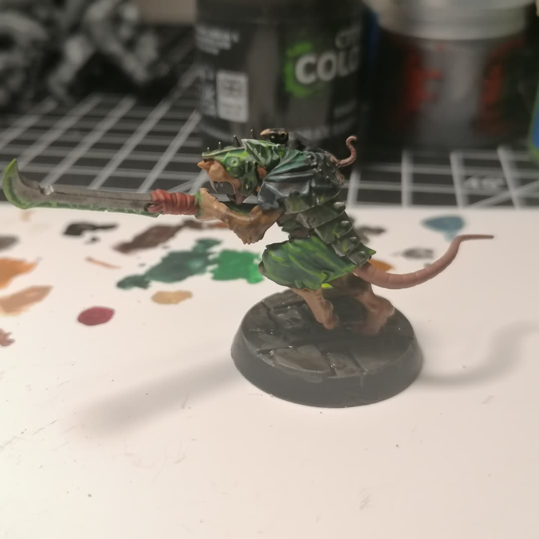 Another one for the WarpSwarm!

#warhammer #WarhammerCommunity #ageofsigmar #skaven #paintingminiatures #miniturepainting #warpstone #vermintide #skaventide