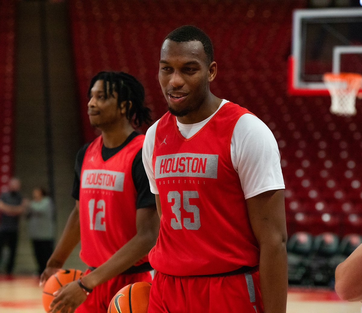 UHCougarMBK's tweet photo. Solid shootaround this afternoon
NEXT – vs Virginia, 7 pm TONIGHT in Fertitta Center
#ForTheCity x #GoCoos https://t.co/rnME7YDxIs