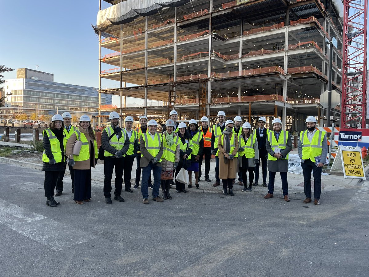 ULIPhiladelphia's tweet photo. What an afternoon experiencing this new neighborhood in University City. Thank you so much to hosts @BrandywineRlty @UPAPhila @Amtrak @WexfordSciTech for an amazing tour #ULIPHL #Forecast22 https://t.co/ezEmOgq6mf