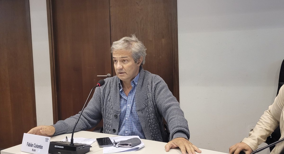 JuntaCanelones's tweet photo. ⏳Media Hora Previa
(1/2) Hacen uso de la palabra Susana Muñiz (FA), Arturo Bayardi (PN), Hugo Delgado (PN) y Alejandro Sosa (FA). 
#ParlamentoDeCanelones https://t.co/9uOC7PztZZ