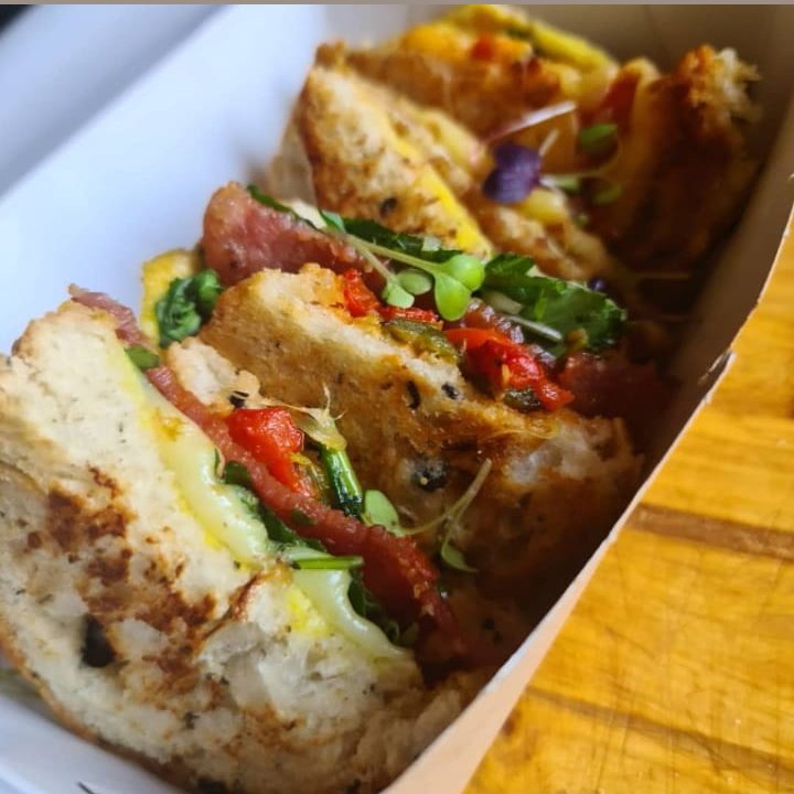 phumelele tweet media