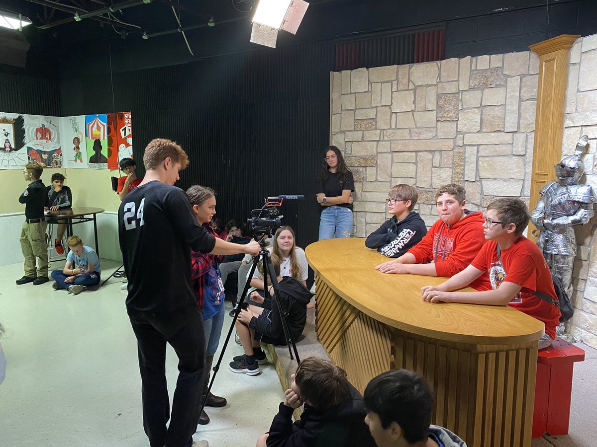 av_bhs's tweet photo. CTE Showcase! AV Students showing off their skills and what we do! #AV #Elks #BurlesonISD #BISD #AVTech #CTE https://t.co/uyfvyXfrvU