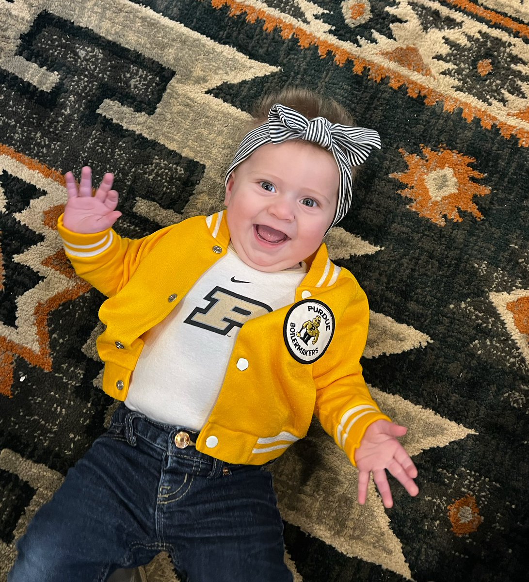 Hnichole_13's tweet photo. Someone is really excited about her first in person @BoilerBall game! π€π Also wearing her dadβs baby jacket. π@PurdueSports @LifeAtPurdue #babyBoiler #BoilerUp #futureBoiler #beloud #Purdue https://t.co/pk5r9syUX0