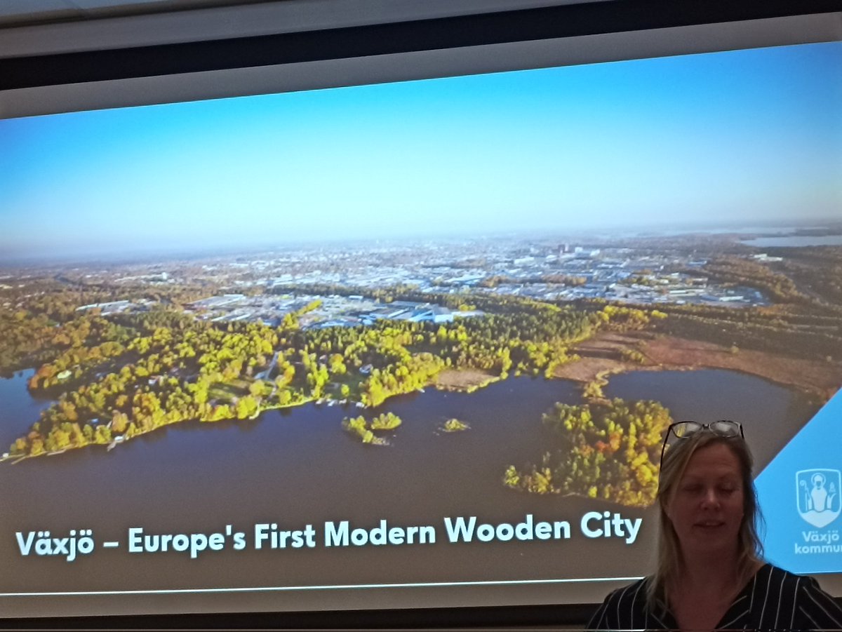 iniciativas_in's tweet photo. Towards #lowcarbon city districts through the improvement of regional policies. Visiting good practices in #Växjö, Sweden, from @linneuni.  @iniciativas_in supports @gob_na coordinating @LC_districts project towards this ambitious goal @interregeurope https://t.co/WlBUXW5RqX