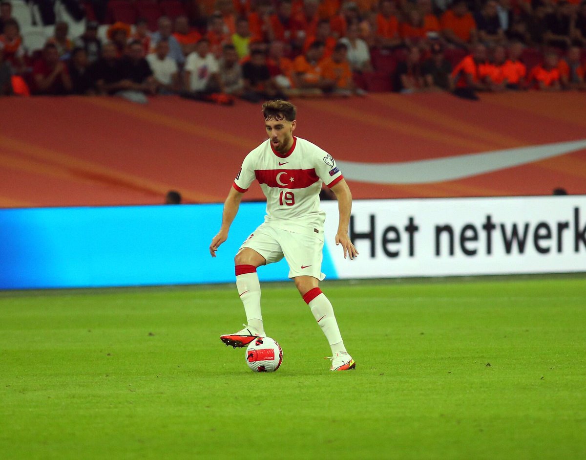 sport_turc's tweet photo. 🔴 La Turquie 🇹🇷 assure sa place en tant que barragiste après sa victoire 2-1 en déplacement au Monténégro

⚽️ Fatos Beqiraj (1-0, 3')
⚽️ Kerem Aktürkoğlu (1-1, 22')
⚽️ Orkun Kökçü (1-2, 60')

Les Pays-Bas terminent 1er et valide sa participation au #Qatar2022
#MONTUR #UEFA #FIFA https://t.co/Vn6gCwdk6Q