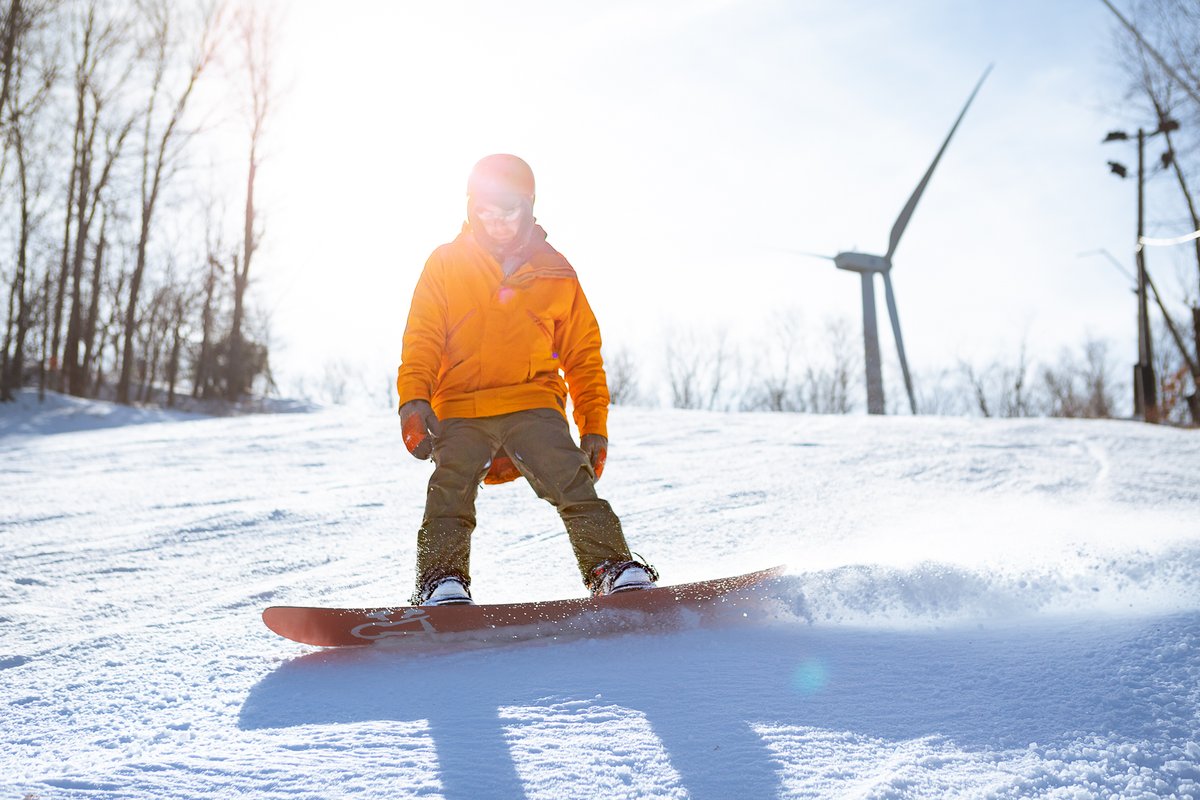 jiminypeak's tweet photo. We're mentally here! Team Snowmageddon is getting things ready to fire up those snow guns ❄️ as soon as we have a window. Test run happening tonight, folks!
.
#winter #teamsnowmageddon #winteriscoming #skitheheast #ridetheeast https://t.co/LTYyS4c5Mu